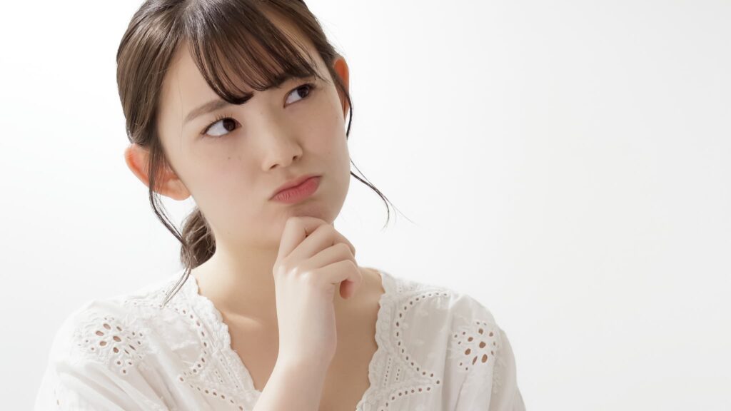 セルフホワイトニング(サロン型)の効果を疑う女性